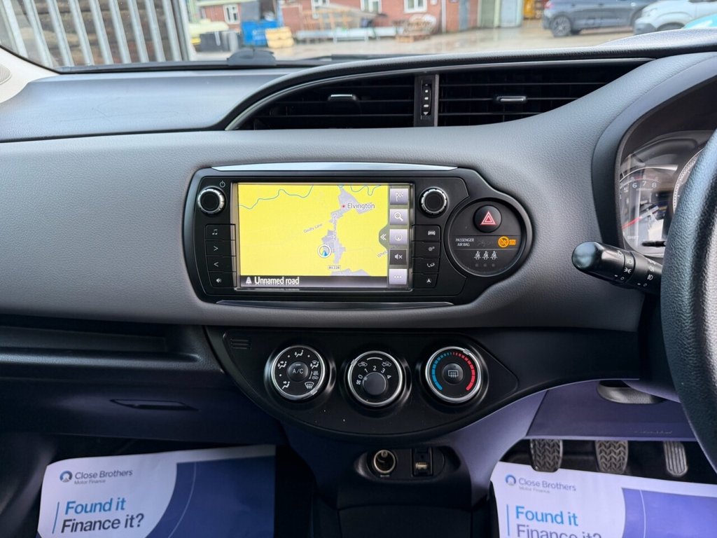 Used Toyota Yaris 2015 for sale - 77525898: Photo 21