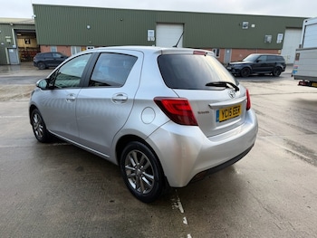 Used Toyota Yaris 2015 for sale - 77525898: Photo