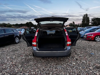 Used Volvo V50 2005 for sale - 79605249: Photo