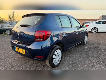 Used Dacia Sandero 2017 for sale - 79605939: Photo