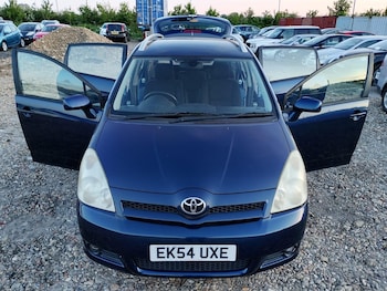 Used Toyota Corolla Verso 2004 for sale - 78573757: Photo