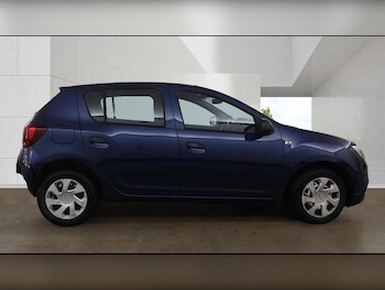 Used Dacia Sandero 2017 for sale - 78572767: Photo