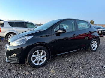 Used Peugeot 208 2018 for sale - 79605456: Photo