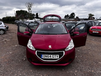 Used Peugeot 208 2014 for sale - 78796182: Photo