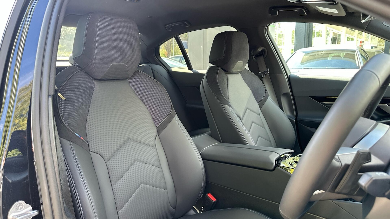 Used BMW 5 Series 2025 for sale - 77604796: Photo 11