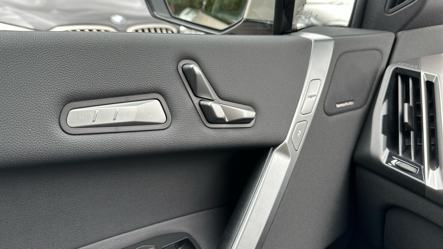 Used BMW iX 2025 for sale - 77604775: Photo 24