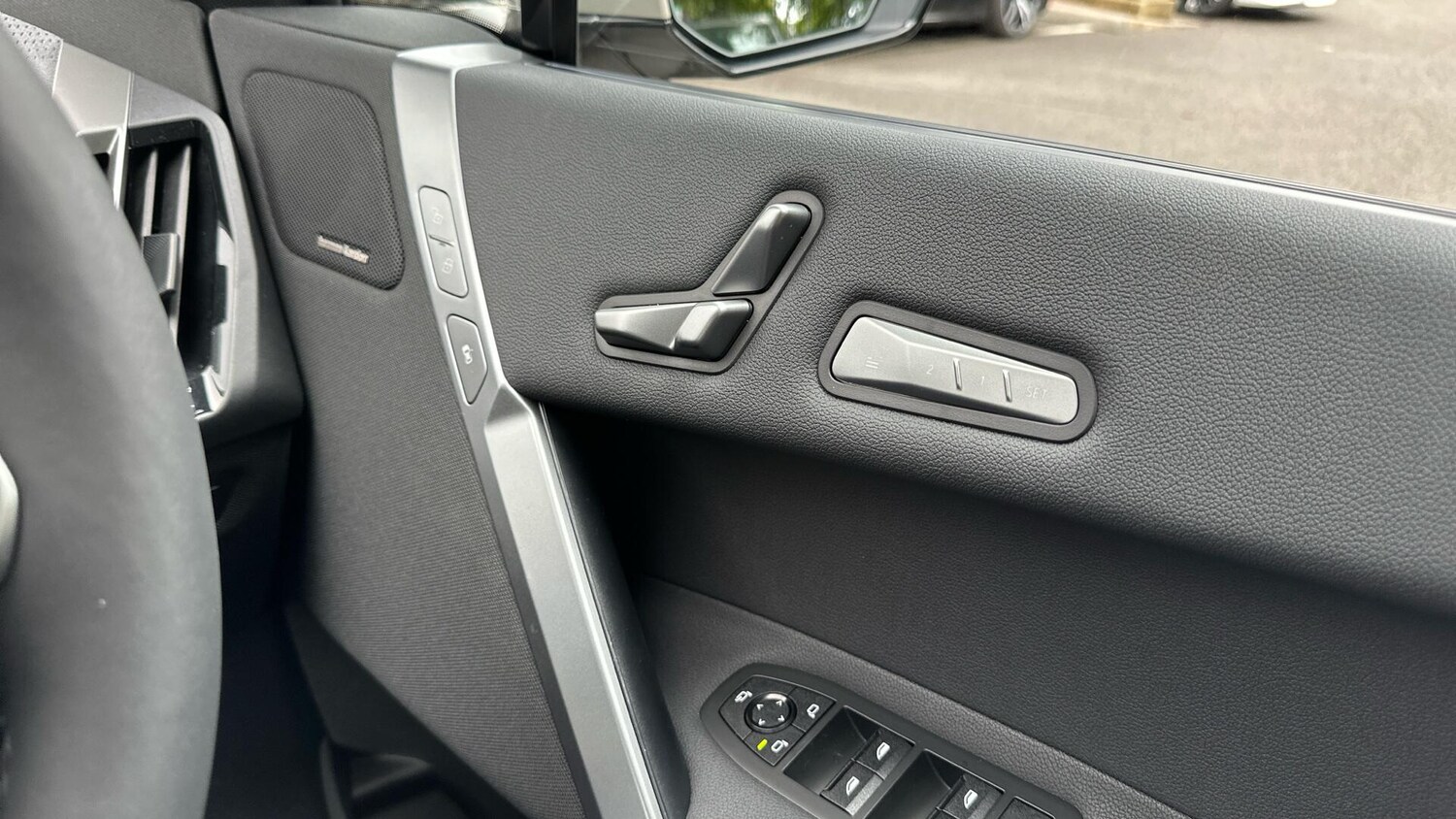 Used BMW iX 2025 for sale - 77604775: Photo 25