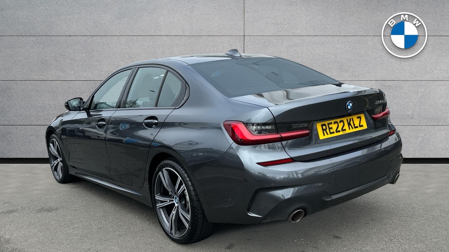 Used BMW 3 Series 2022 for sale - 77909402: Photo 2