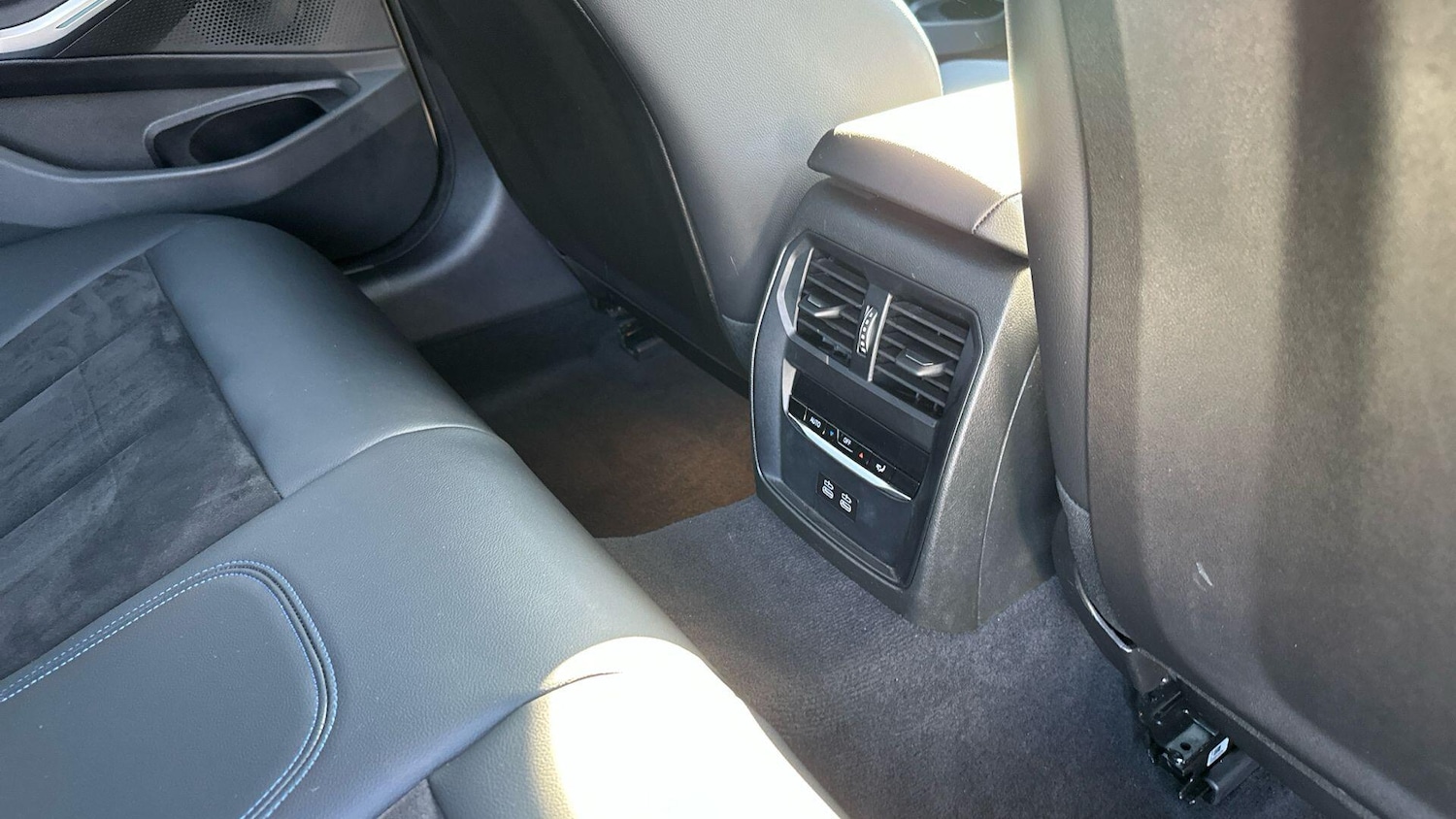 Used BMW 3 Series 2024 for sale - 77604759: Photo 29