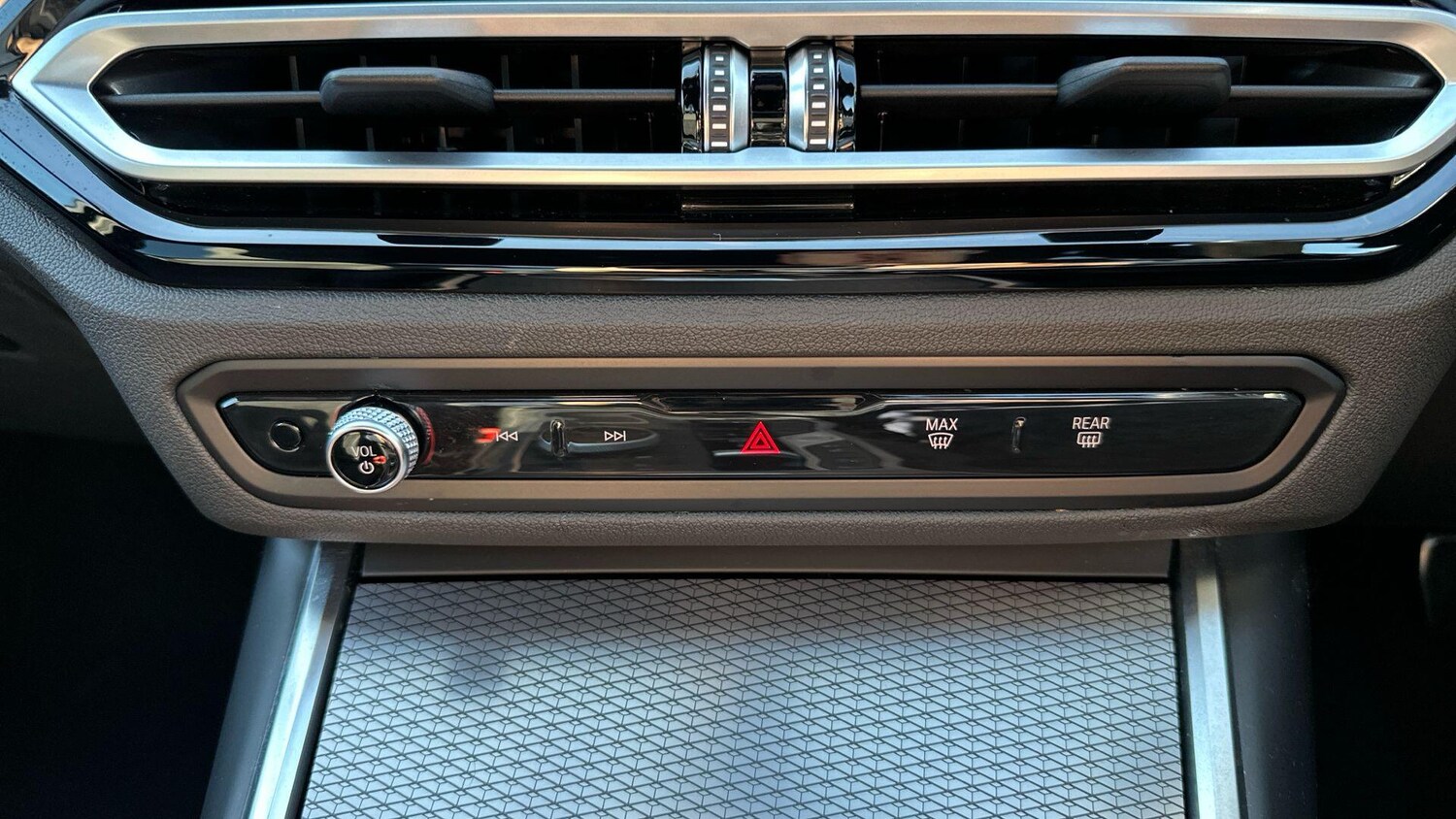 Used BMW 3 Series 2024 for sale - 77604759: Photo 37