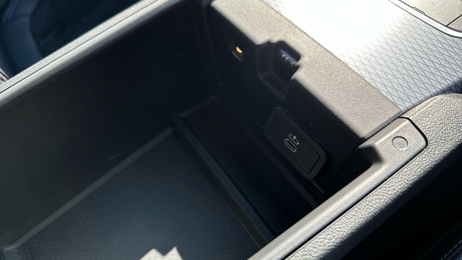 Used BMW 3 Series 2024 for sale - 77604759: Photo 50