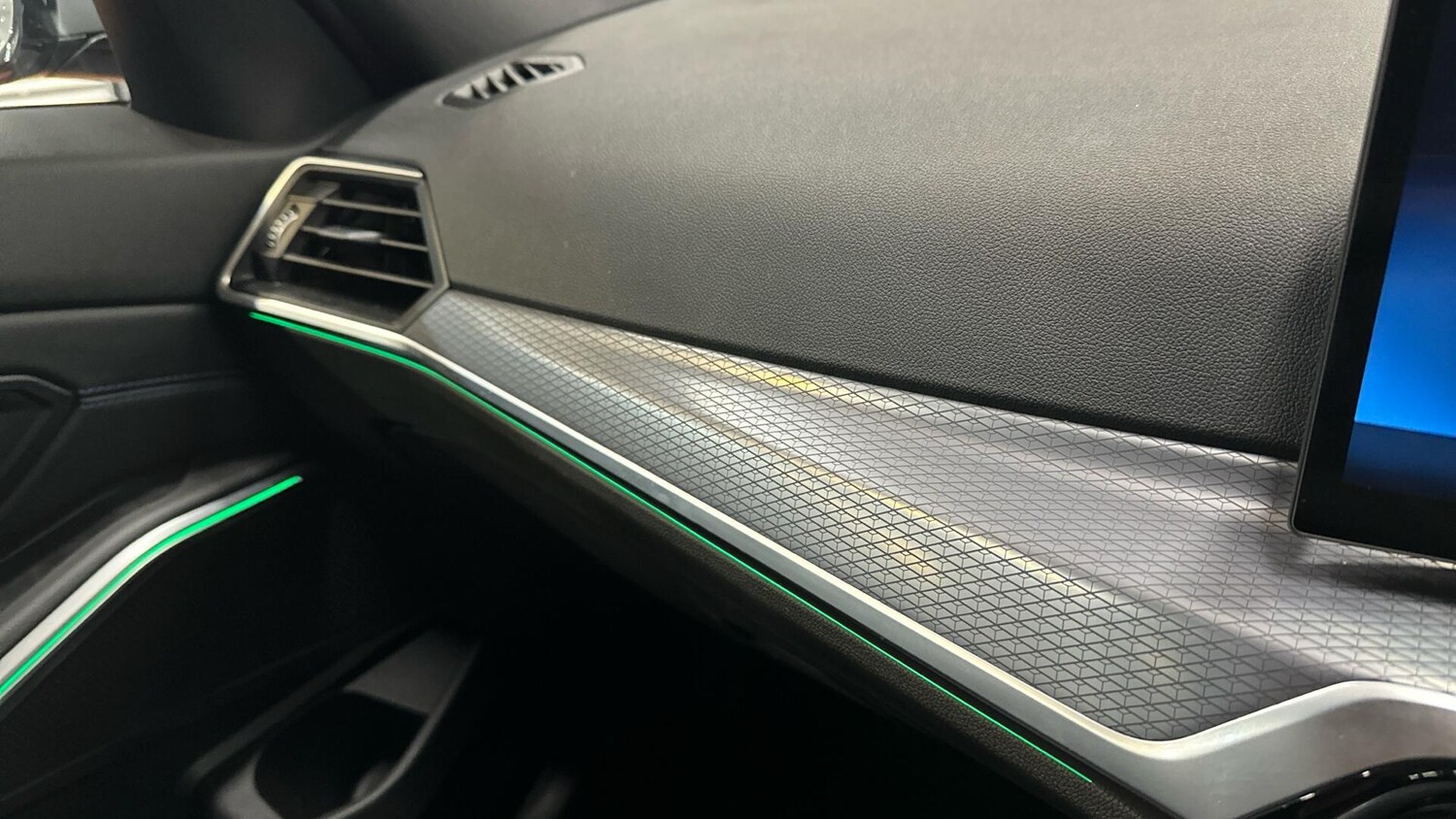 Used BMW 3 Series 2024 for sale - 78020464: Photo 37