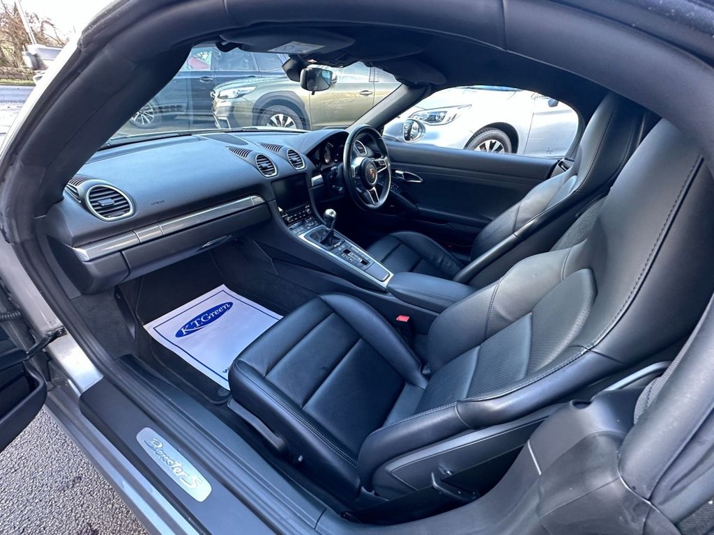 Used Porsche Boxster 2016 for sale - 76962073: Photo 16