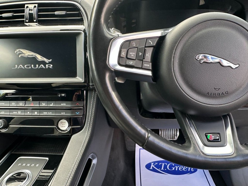 Used Jaguar F-Pace 2017 for sale - 76710907: Photo 16
