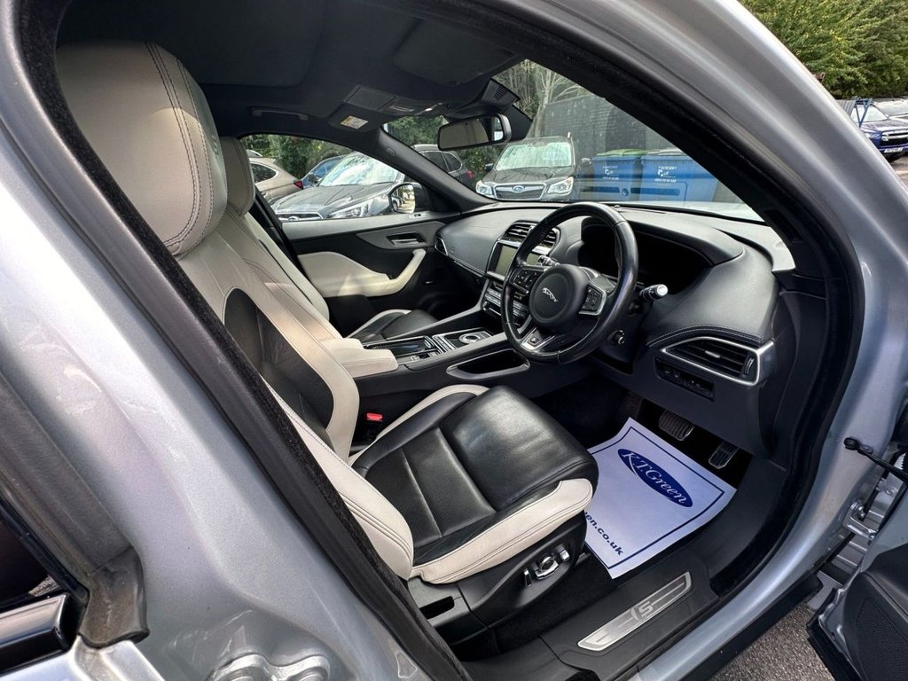 Used Jaguar F-Pace 2017 for sale - 76710907: Photo 8