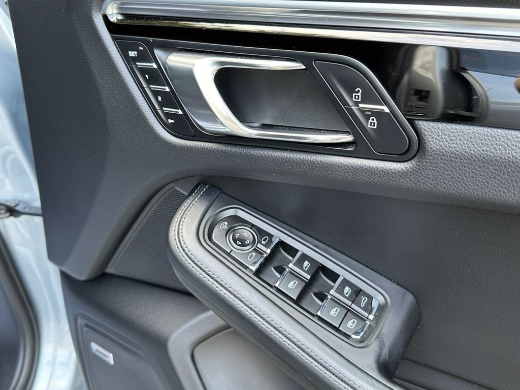 Used Porsche Macan 2019 for sale - 76710927: Photo 23