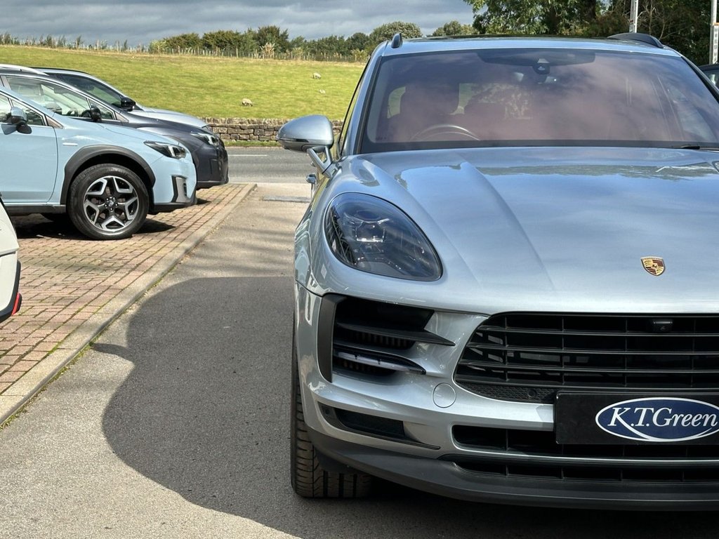 Used Porsche Macan 2019 for sale - 76710927: Photo 32