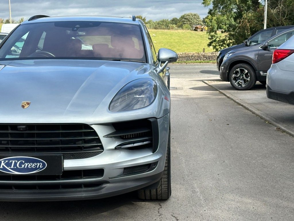 Used Porsche Macan 2019 for sale - 76710927: Photo 33