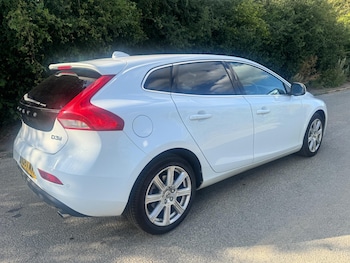 Used Volvo V40 2018 for sale - 78858749: Photo