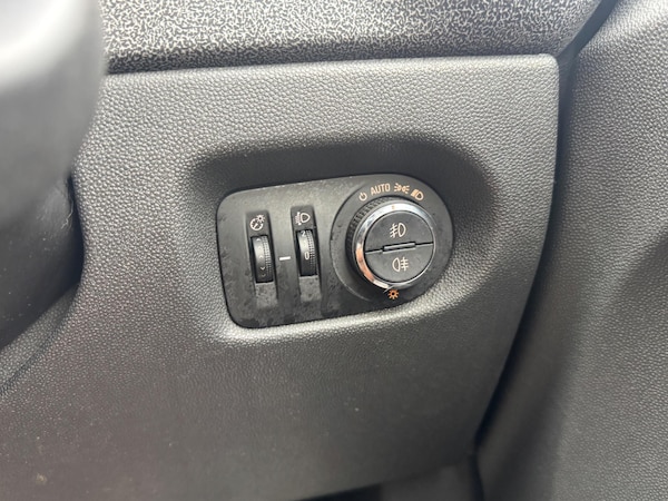 Used Vauxhall Corsa 2011 for sale - 75415103: Photo 19