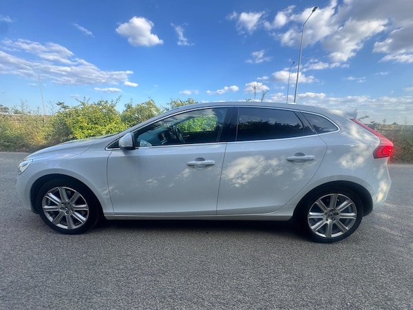 Used Volvo V40 2018 for sale - 75756970: Photo 7