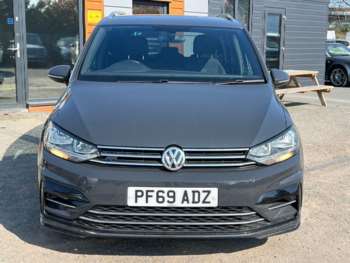 Used Volkswagen Touran 2019 for sale - 74768623: Photo