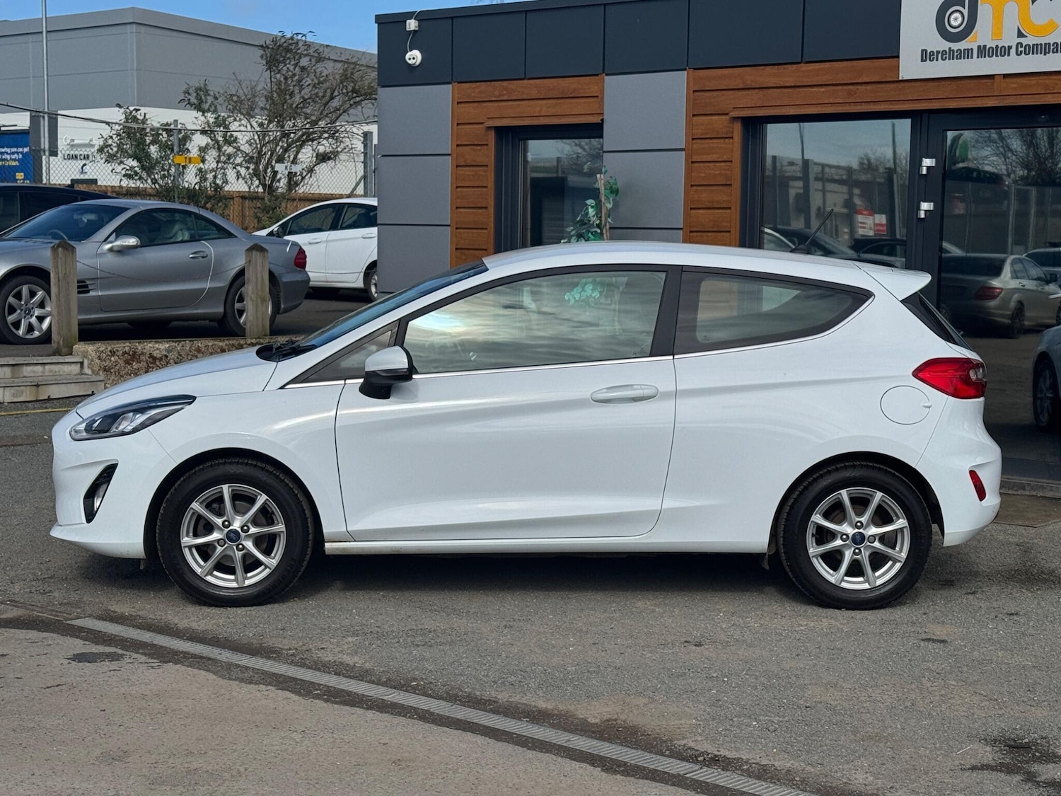 Used Ford Fiesta 2018 for sale - 77934205: Photo 2