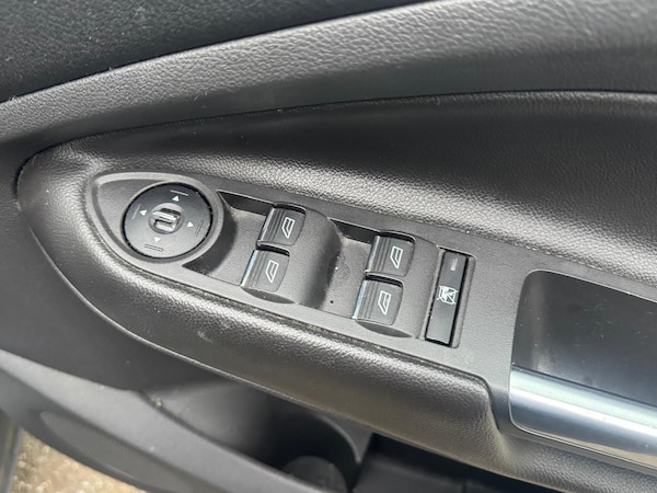 Used Ford Kuga 2014 for sale - 76188726: Photo 37
