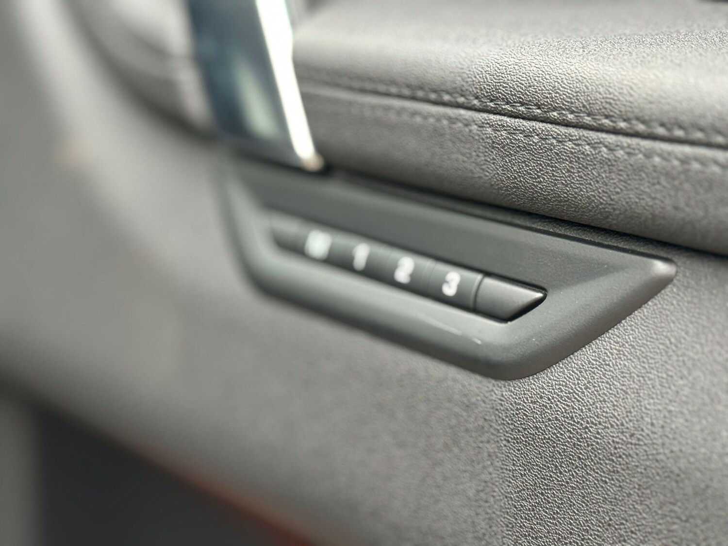 Used Land Rover Discovery Sport 2020 for sale - 77934164: Photo 24