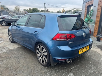 Used Volkswagen Golf 2017 for sale - 76200541: Photo