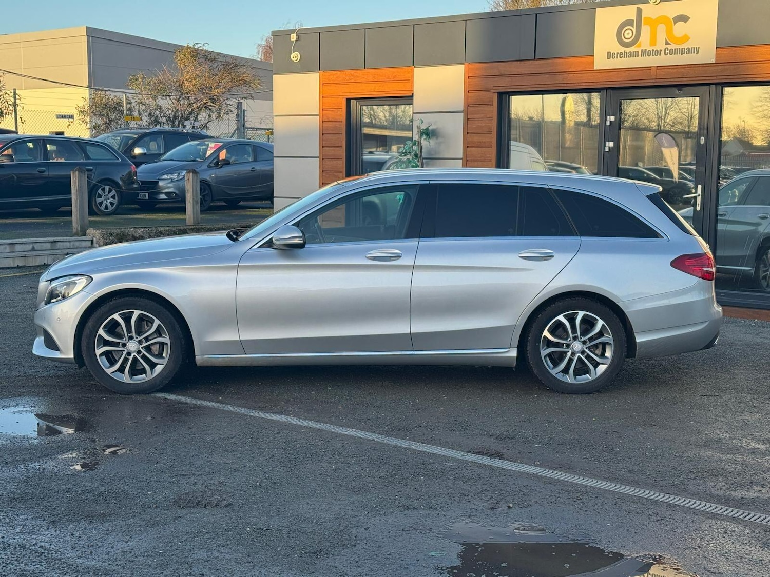 Used Mercedes-Benz C Class 2015 for sale - 76759449: Photo 3