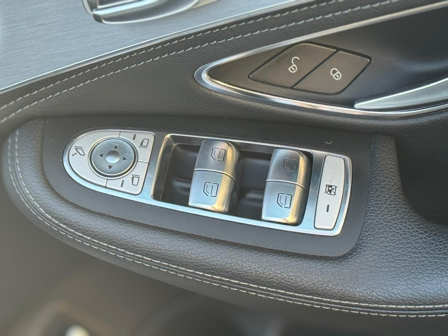 Used Mercedes-Benz C Class 2015 for sale - 76759449: Photo 34