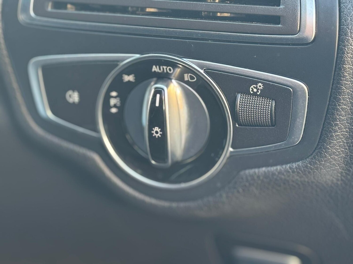 Used Mercedes-Benz C Class 2015 for sale - 76759449: Photo 35