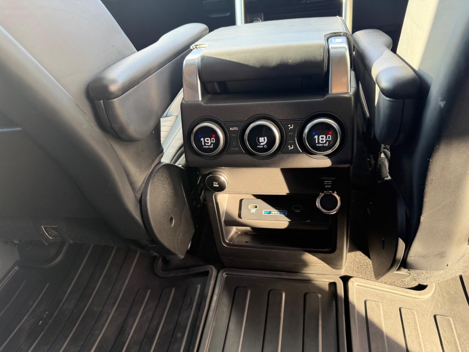 Used Land Rover Discovery 2018 for sale - 77934195: Photo 14