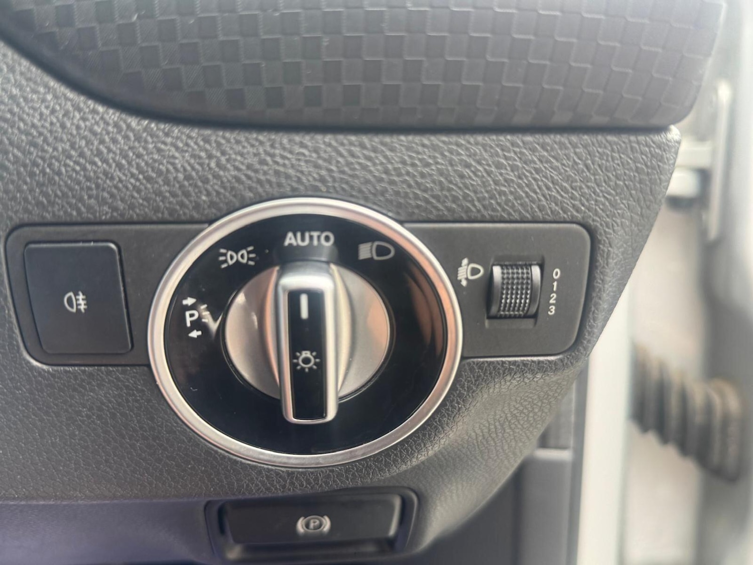 Used Mercedes-Benz A-Class 2016 for sale - 76031558: Photo 14