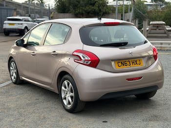 Used Peugeot 208 2013 for sale - 79756329: Photo