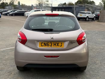 Used Peugeot 208 2013 for sale - 79756329: Photo