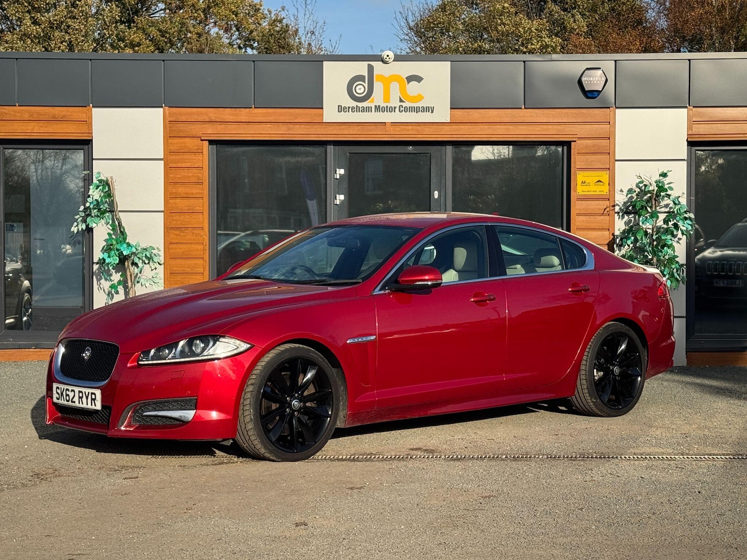 Used Jaguar XF 2013 for sale - 76573169: Photo 1