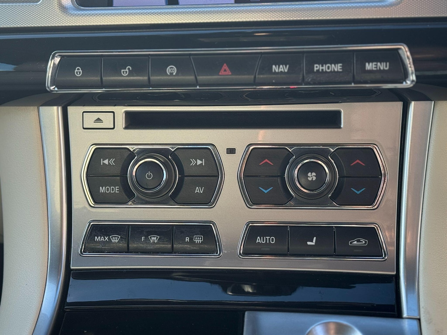 Used Jaguar XF 2013 for sale - 76573169: Photo 25