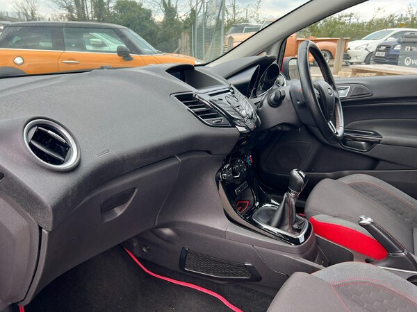Used Ford Fiesta 2015 for sale - 74363266: Photo 19