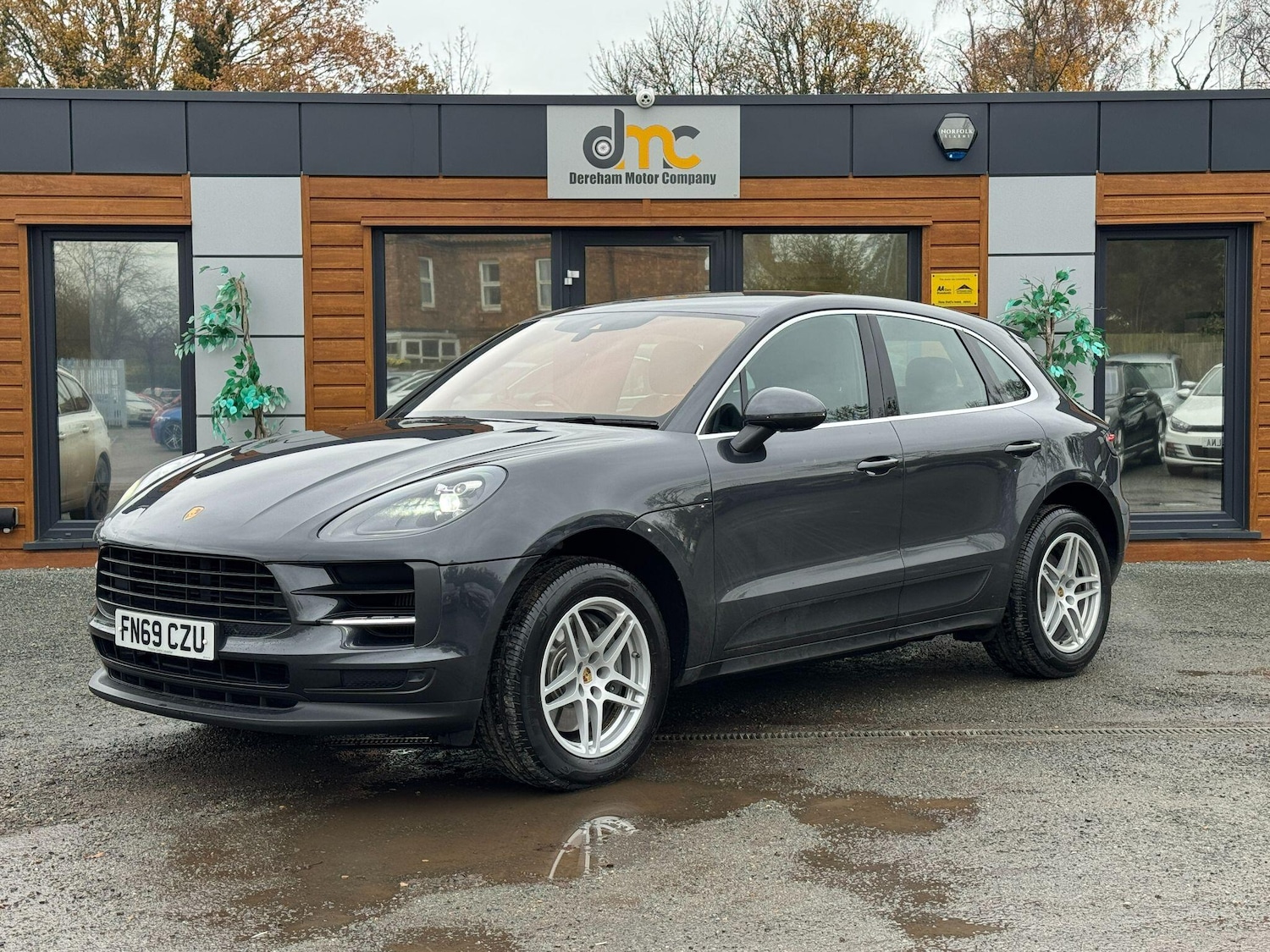 Used Porsche Macan 2019 for sale - 76823566: Photo 1