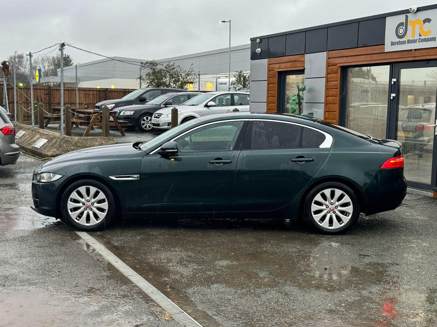 Used Jaguar XE 2015 for sale - 77934202: Photo 2