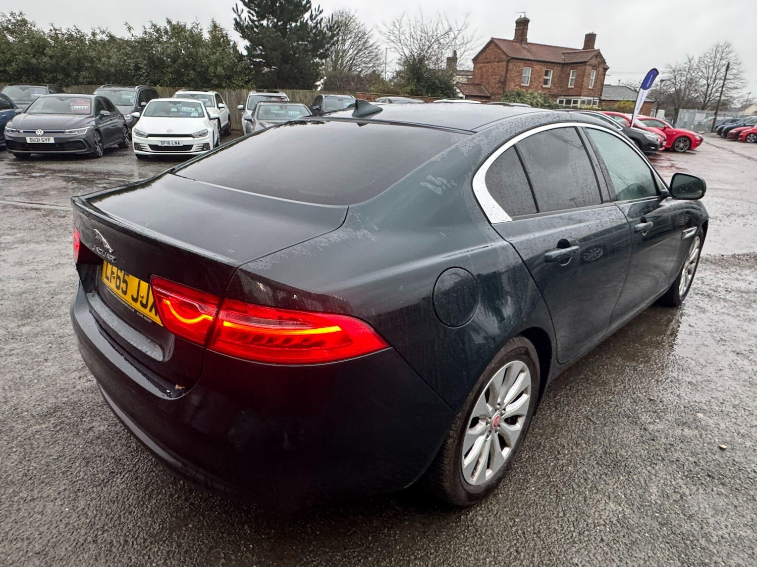 Used Jaguar XE 2015 for sale - 77934202: Photo 4