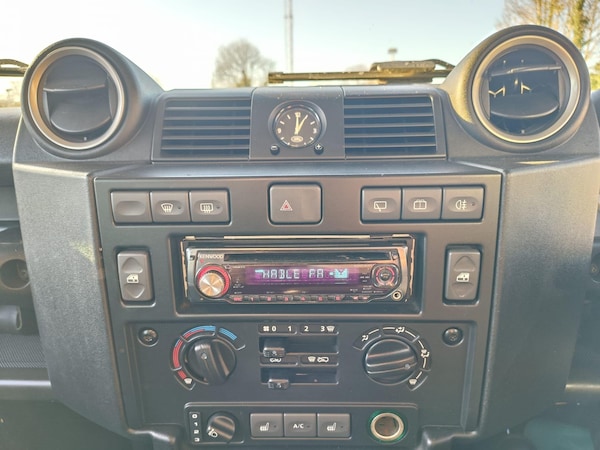 Used Land Rover Defender 110 2011 for sale - 76179456: Photo 17