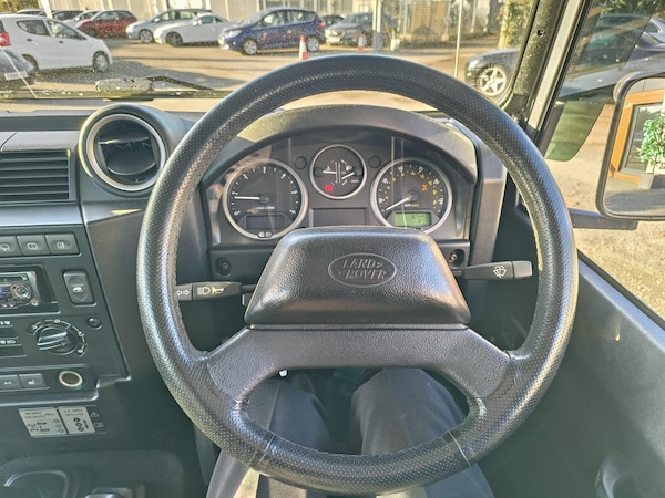 Used Land Rover Defender 110 2011 for sale - 76179456: Photo 18
