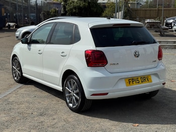 Used Volkswagen Polo 2015 for sale - 78301577: Photo