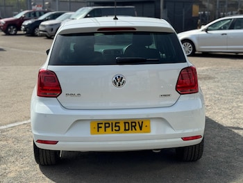 Used Volkswagen Polo 2015 for sale - 78301577: Photo