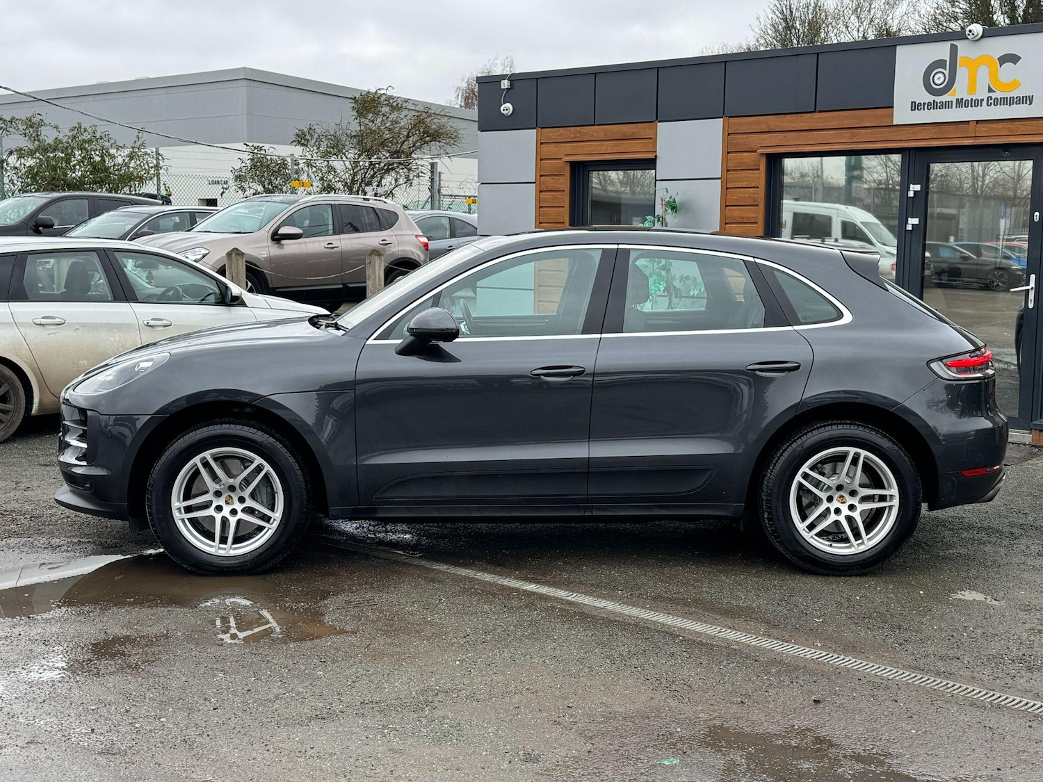 Used Porsche Macan 2019 for sale - 77934198: Photo 2