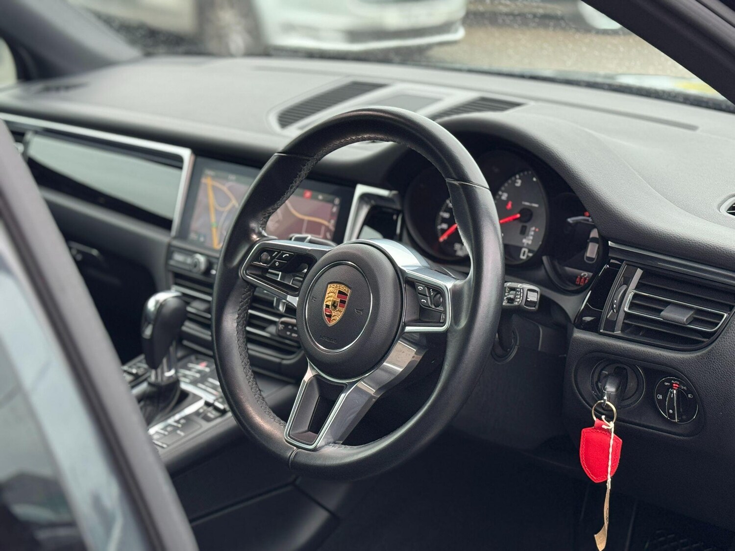 Used Porsche Macan 2019 for sale - 77934198: Photo 32