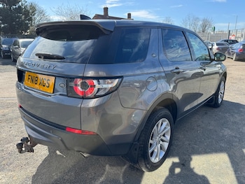 Used Land Rover Discovery Sport 2018 for sale - 78276529: Photo